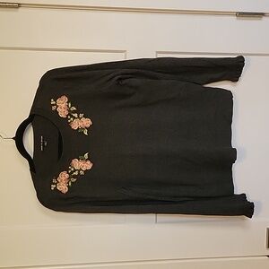 Cable and Guage grey sweater with Rose flower embroidery, size Large